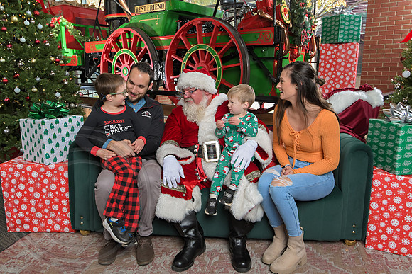 The Charleston Santa 2024-Dec8-1827