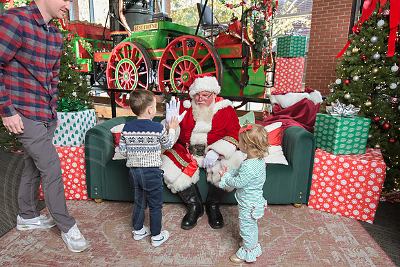 The Charleston Santa 2024-Nov30-0524