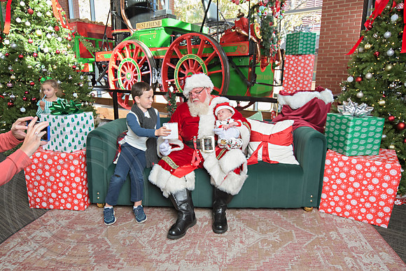 The Charleston Santa 2024-Nov30-0597
