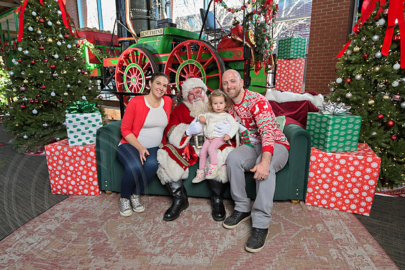 The Charleston Santa 2024-Dec22-3684