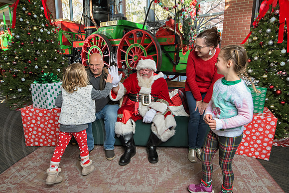 The Charleston Santa 2024-Dec7-1693