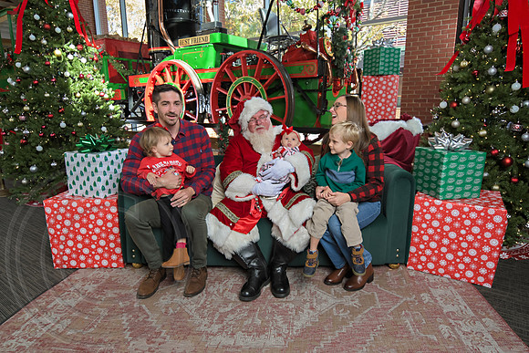 The Charleston Santa 2024-Nov30-0621