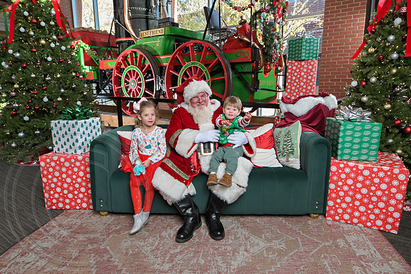 The Charleston Santa 2024-Dec7-1339