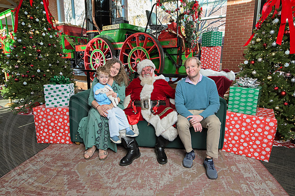 The Charleston Santa 2024-Dec15-3150