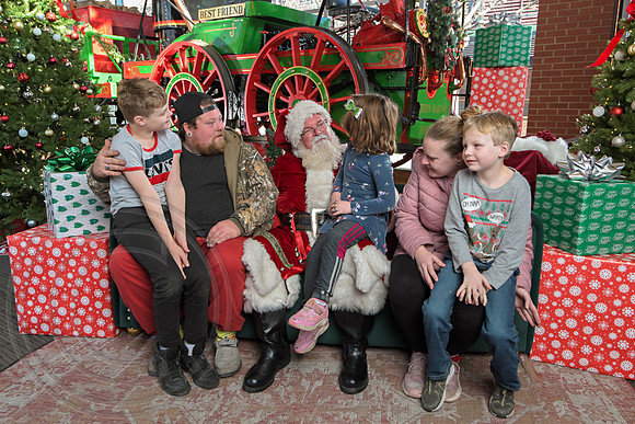 The Charleston Santa 2024-Dec22-3744