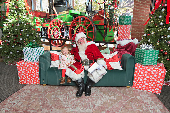 The Charleston Santa 2024-Nov30-0574