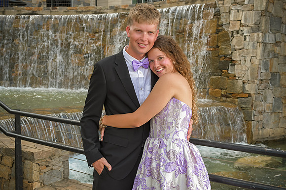 RKPhoto-2024-FallsPark-PromPics-88