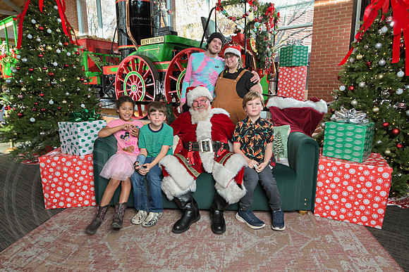 The Charleston Santa 2024-Dec14-2729