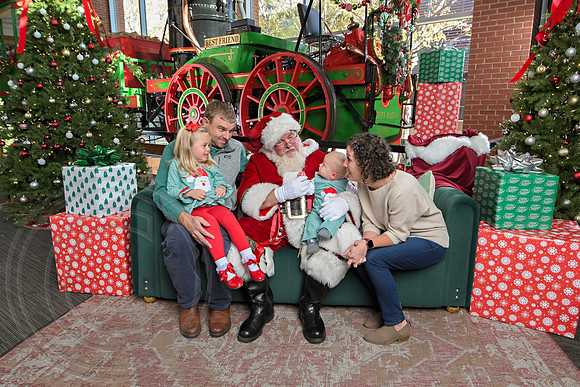 The Charleston Santa 2024-Dec7-1380
