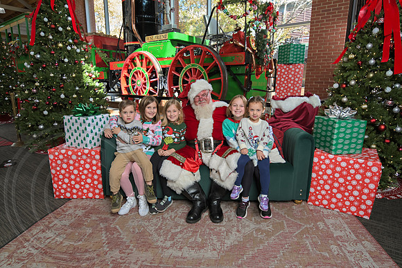 The Charleston Santa 2024-Nov30-0638