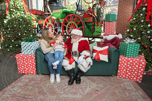 The Charleston Santa 2024-Nov30-0562