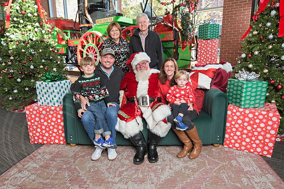 The Charleston Santa 2024-Nov30-0585
