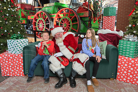 The Charleston Santa 2024-Dec14-2553