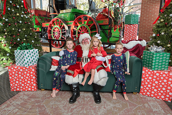 The Charleston Santa 2024-Dec7-1586