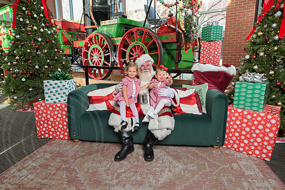 The Charleston Santa 2024-Dec15-3095