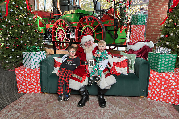 The Charleston Santa 2024-Dec8-1825