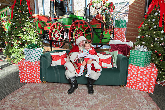 The Charleston Santa 2024-Dec14-2647