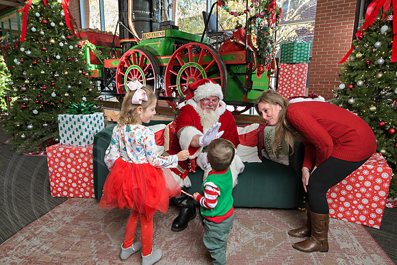 The Charleston Santa 2024-Dec7-1346