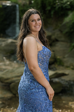 RKPhoto-2024-FallsPark-PromPics-54