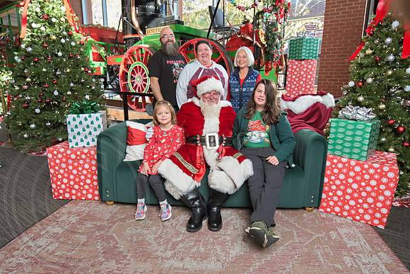 The Charleston Santa 2024-Dec1-0916
