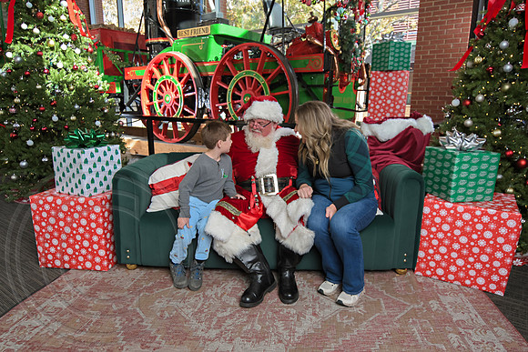 The Charleston Santa 2024-Nov30-0606
