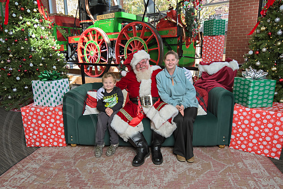 The Charleston Santa 2024-Nov30-0614
