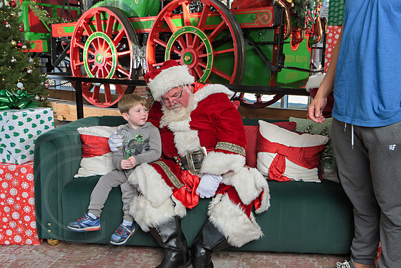 The Charleston Santa 2024-Dec14-2574