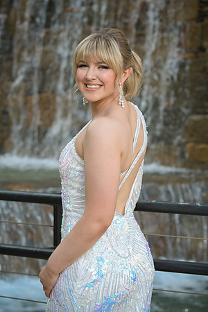 RKPhoto-2024-FallsPark-PromPics-103