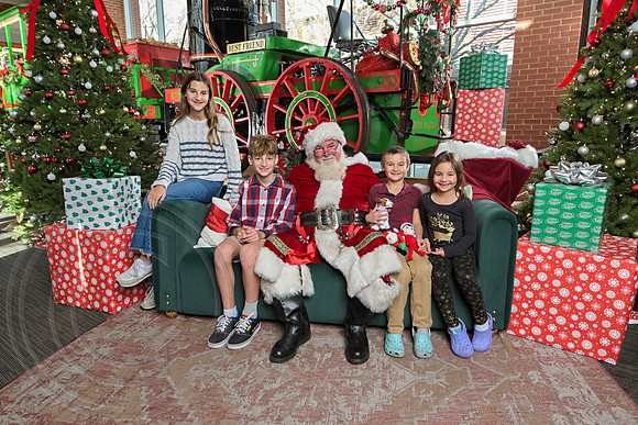 The Charleston Santa 2024-Dec15-3126