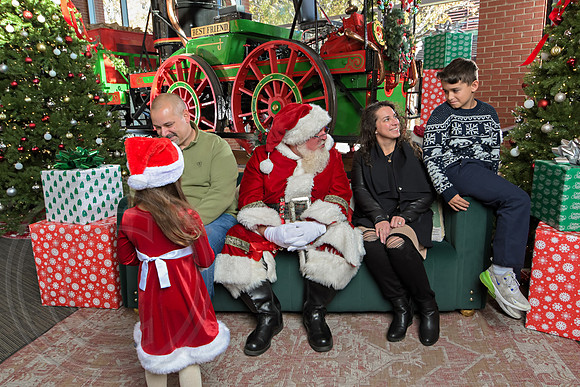 The Charleston Santa 2024-Dec7-1408