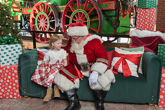 The Charleston Santa 2024-Dec22-3754