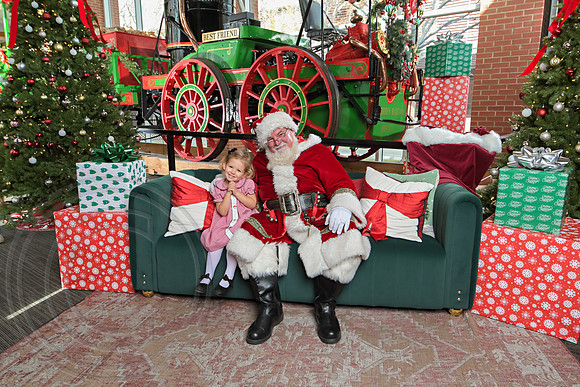 The Charleston Santa 2024-Dec15-3102