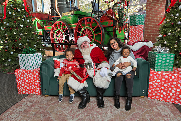 The Charleston Santa 2024-Dec7-1359