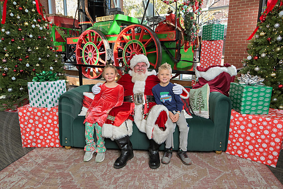 The Charleston Santa 2024-Dec7-1539