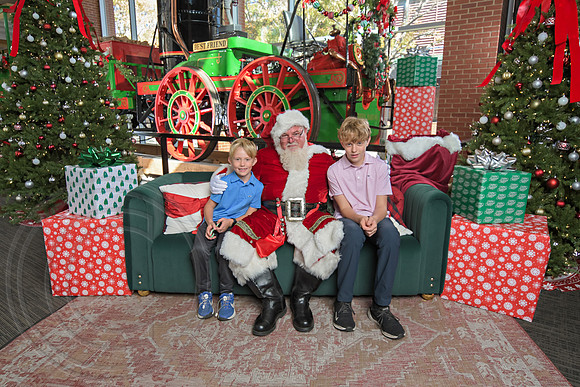 The Charleston Santa 2024-Nov30-0666