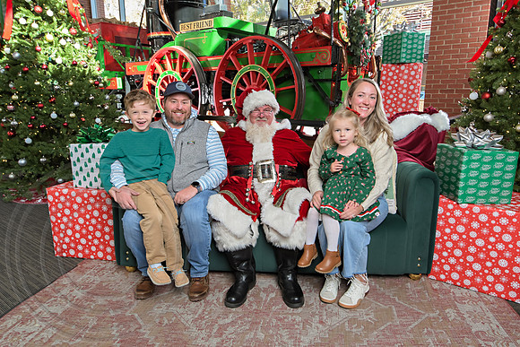 The Charleston Santa 2024-Dec7-1483
