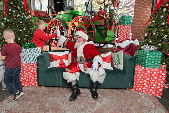 The Charleston Santa 2024-Dec7-1562