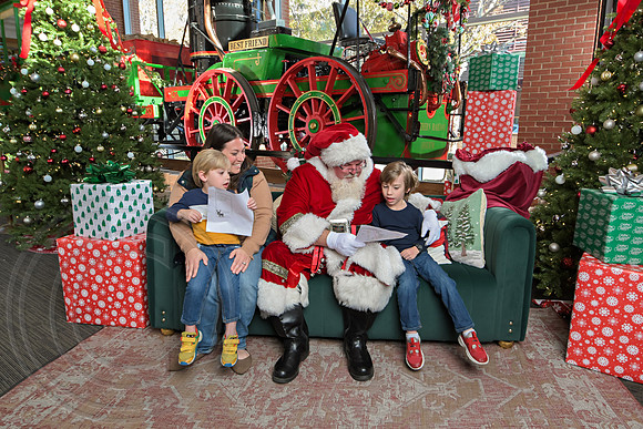 The Charleston Santa 2024-Dec7-1427