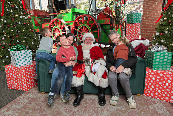 The Charleston Santa 2024-Dec7-1517