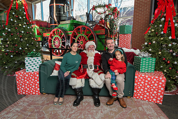The Charleston Santa 2024-Dec21-3189