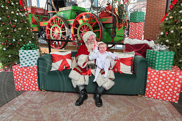 The Charleston Santa 2024-Dec22-3889
