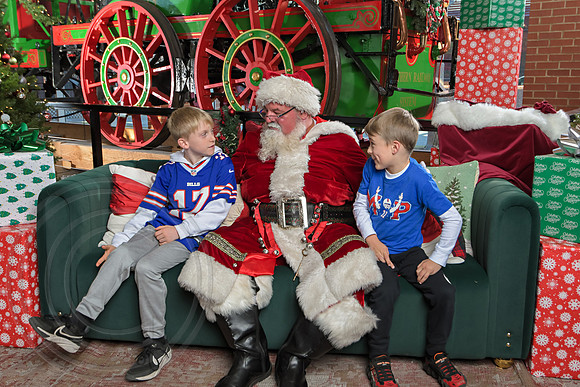 The Charleston Santa 2024-Dec22-4057