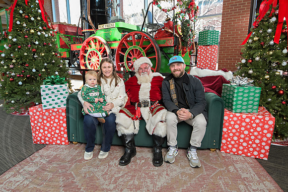 The Charleston Santa 2024-Dec22-3808