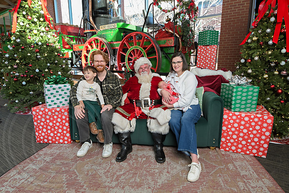 The Charleston Santa 2024-Dec22-3780