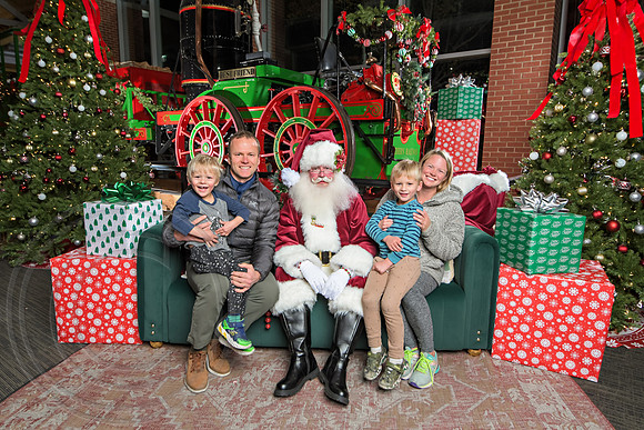 The Charleston Santa 2024-Dec3-1233