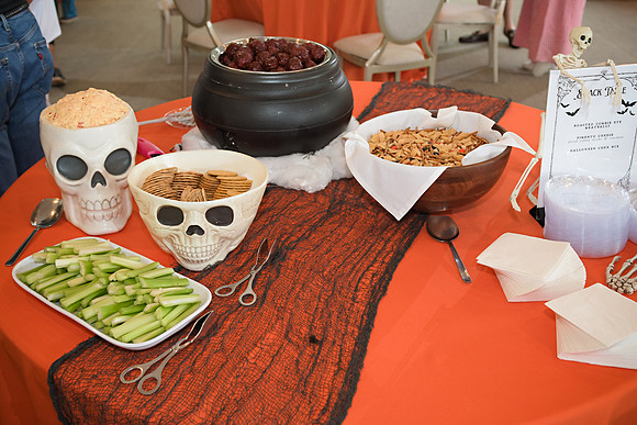 RKPhoto-2025-CVB-HalloweenParty-021