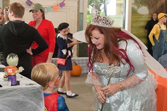 RKPhoto-2025-CVB-HalloweenParty-052