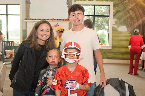 RKPhoto-2025-CVB-HalloweenParty-074