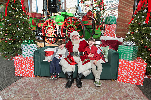 The Charleston Santa 2024-Dec15-2928
