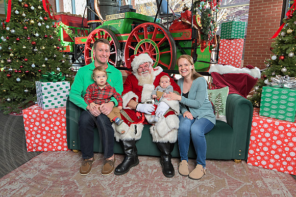 The Charleston Santa 2024-Dec15-2791